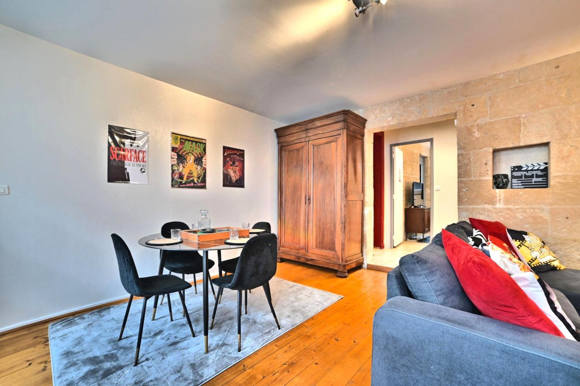 Olympia - Terrasse - Parking Gratuit - Centre Ville - Rez De Chaussee - Fibre Tv 4K Saintes Luaran gambar