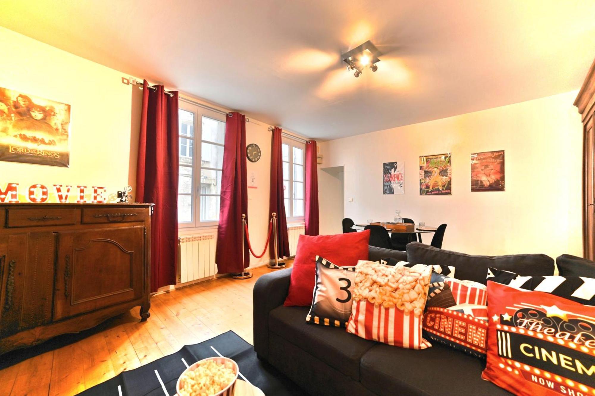 Olympia - Terrasse - Parking Gratuit - Centre Ville - Rez De Chaussee - Fibre Tv 4K Saintes Luaran gambar