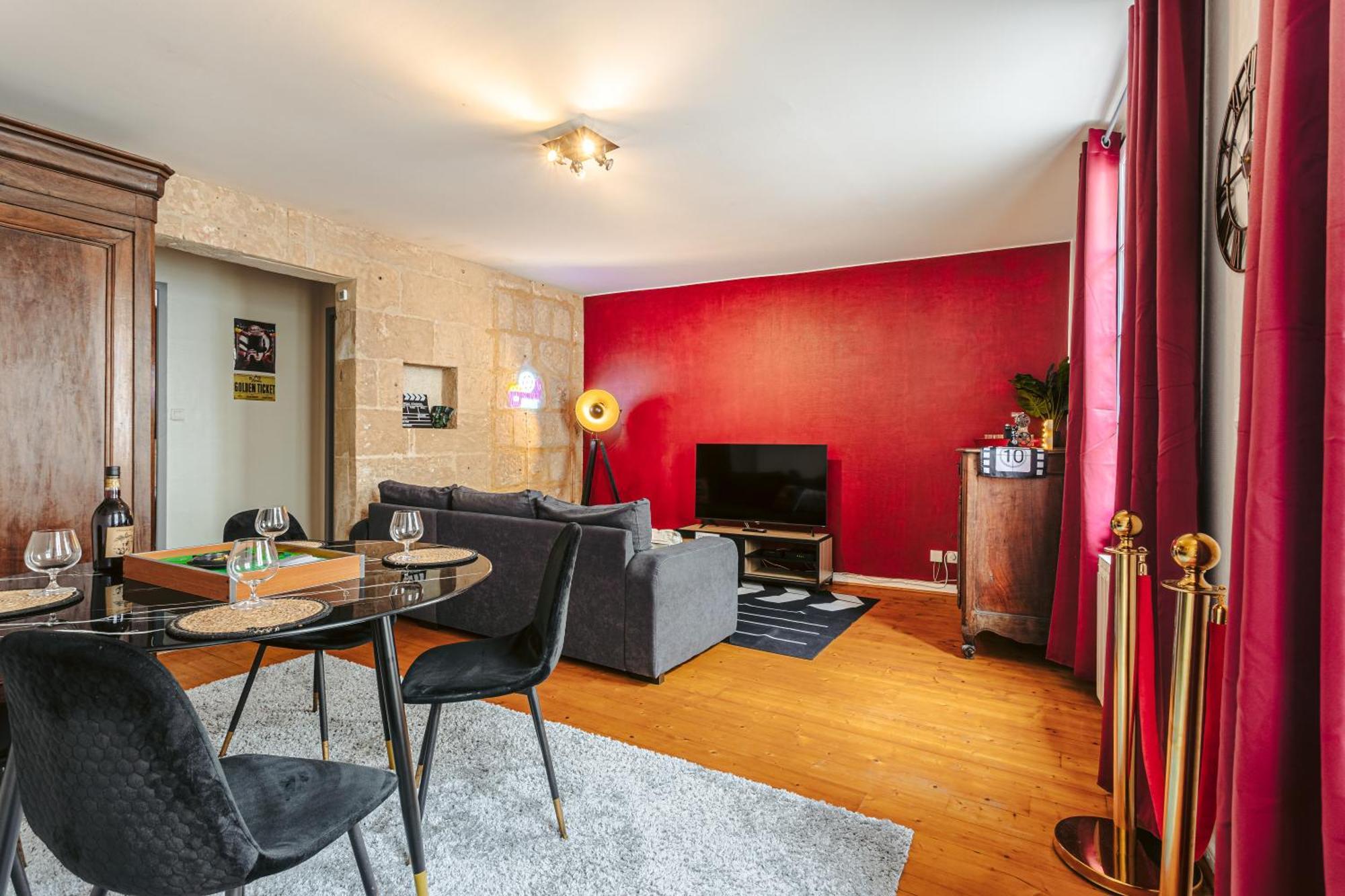 Olympia - Terrasse - Parking Gratuit - Centre Ville - Rez De Chaussee - Fibre Tv 4K Saintes Luaran gambar